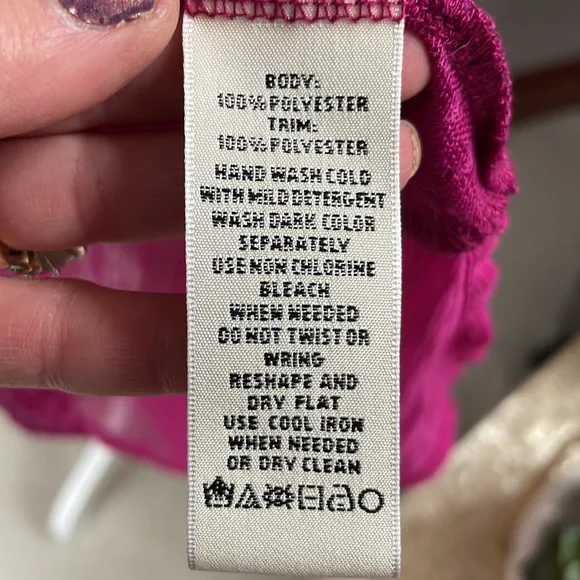 Magenta Cardigan with beautiful back detail - Picture 8 of 8